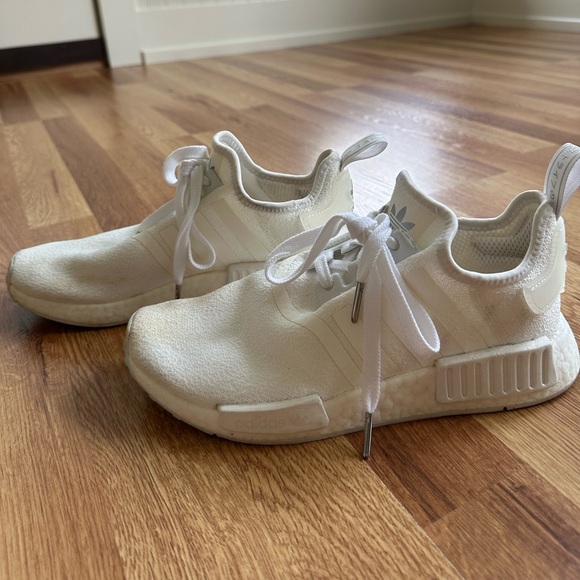 Adidas Ultraboost - Picture 1 of 3